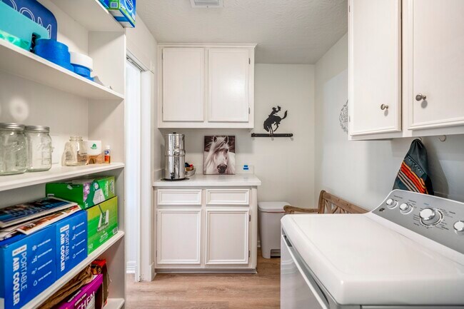 Building Photo - 15347 Conroe Dr