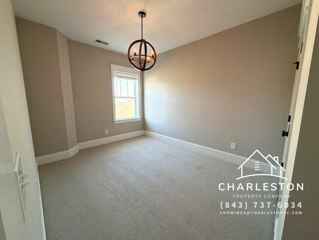 Building Photo - 1636 Juliana St