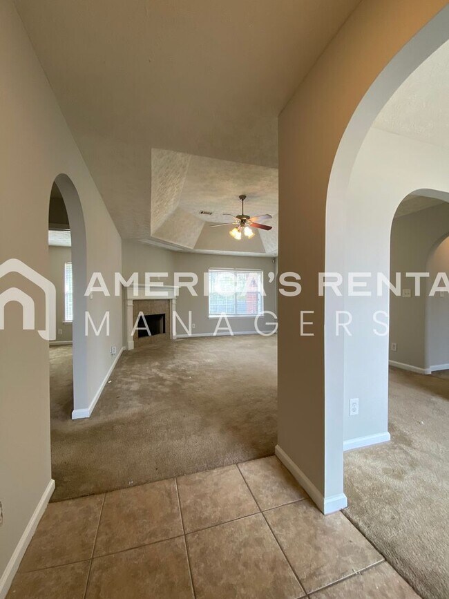 Building Photo - Home for Rent in Montgomery with Fenced in Backyard!!! New LVP Flooring! View with 48 Hours Notic...