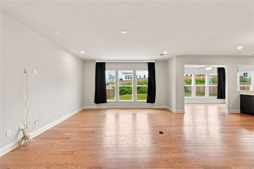 Building Photo - 406 Riverclub Rd