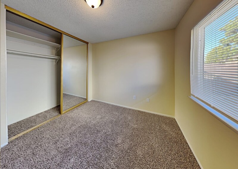 Building Photo - 2316 S Pleasant Ave