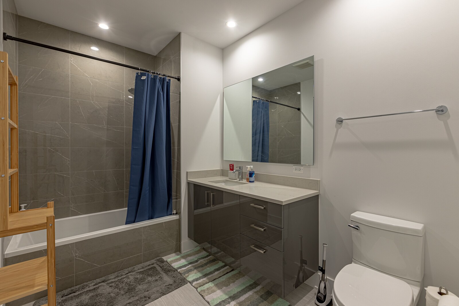 Building Photo - 1701 W Webster Ave