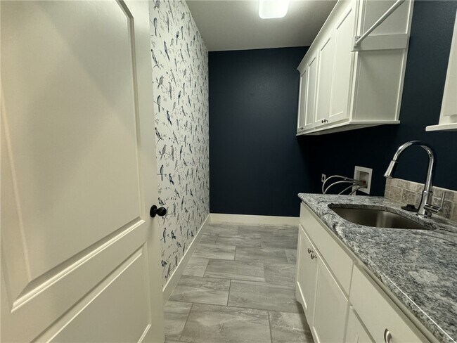 Building Photo - 21 S Prairie Dunes Dr