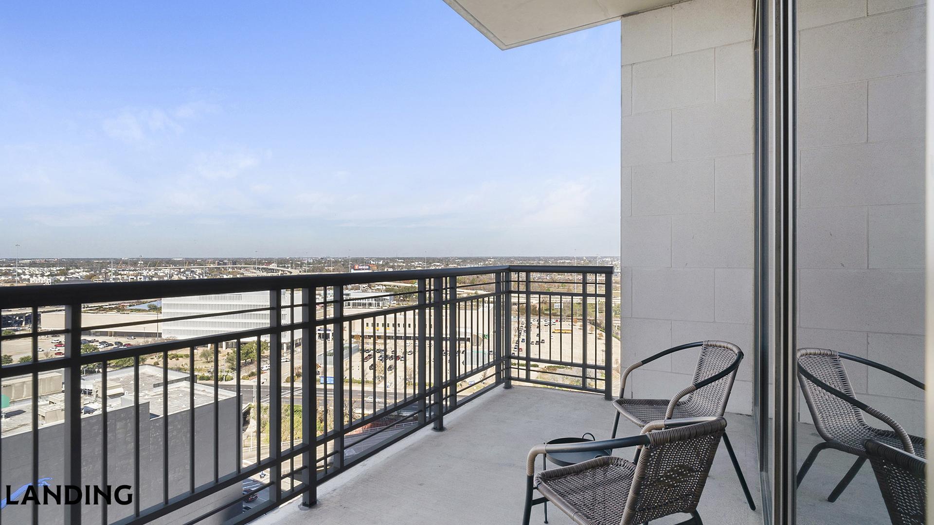 Building Photo - 777 Preston St