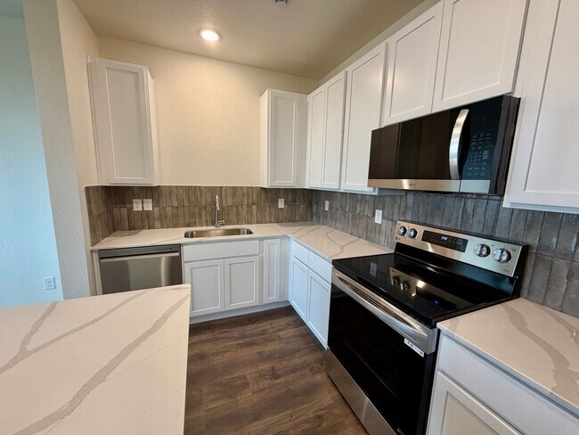 Building Photo - 604 Cheyenne Trl