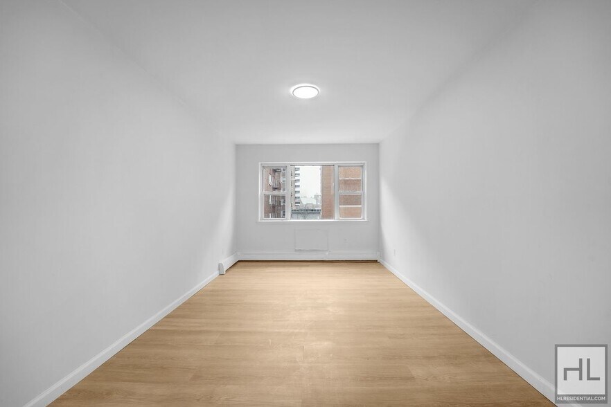 Building Photo - 72 DRIVE