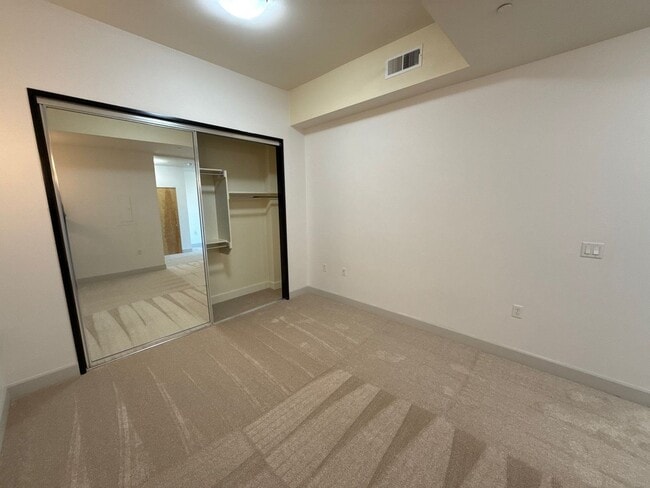 Building Photo - 160 Liberty St NE