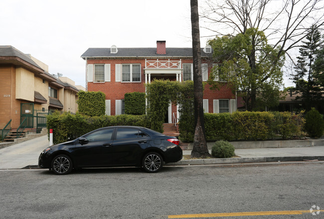 Building Photo - 325 W Lomita Ave