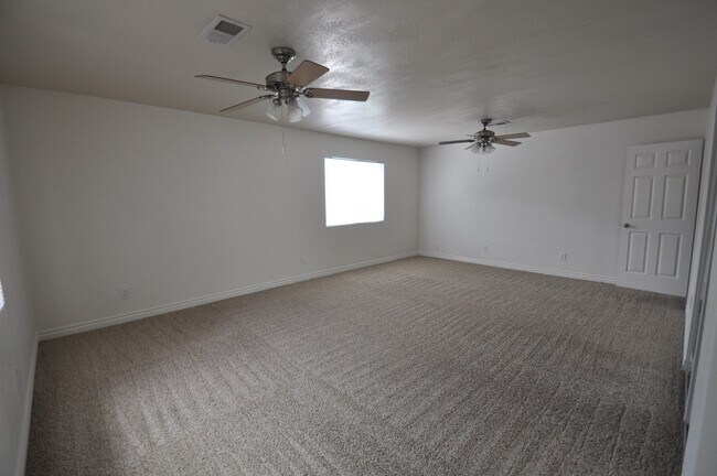 Building Photo - 5775 Baja Dr