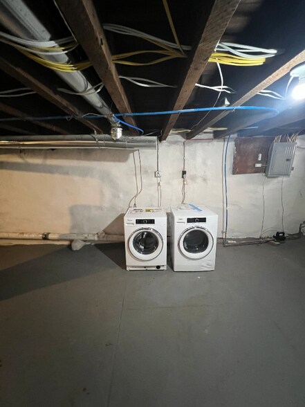 Building Photo - 510 McClellan St