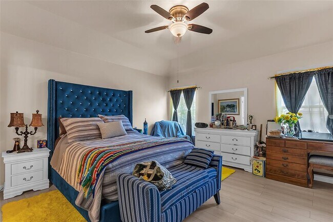 Building Photo - 206 Linden Ln