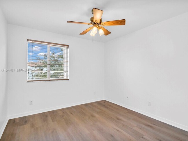 Building Photo - 1663 E Harmony Lake Cir