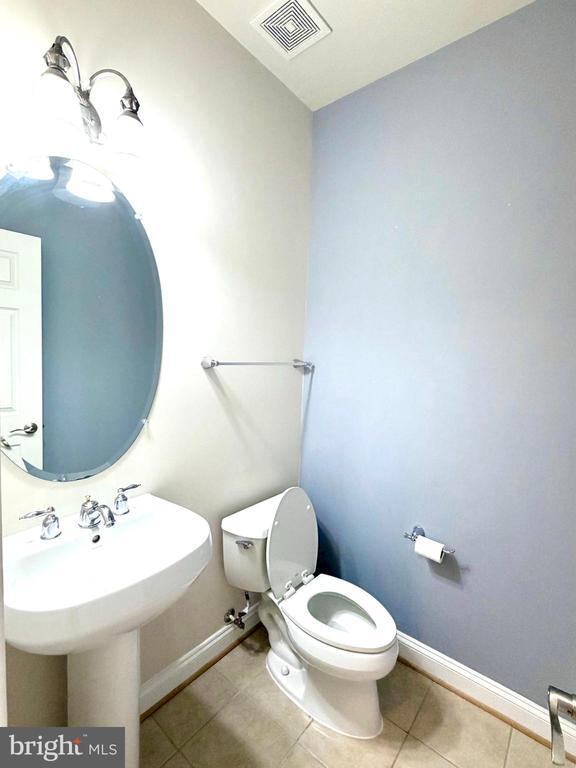Building Photo - 47574 Royal Burnham Terrace