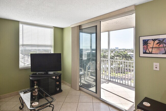 Building Photo - 5500 Bonita Beach Rd SW