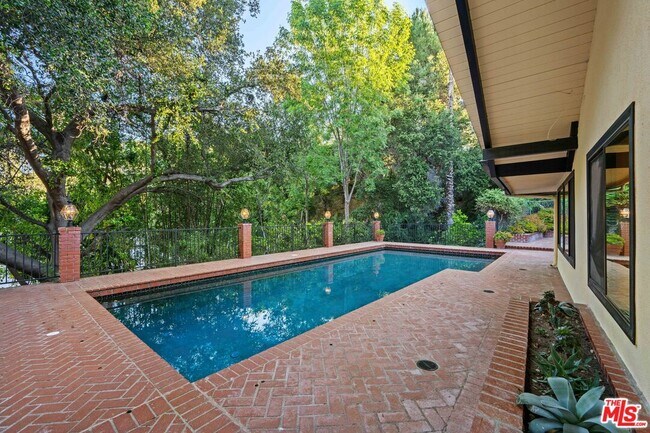 Building Photo - 17449 Sumiya Dr