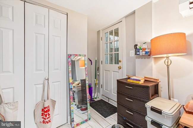 Building Photo - 1610 4th St NW