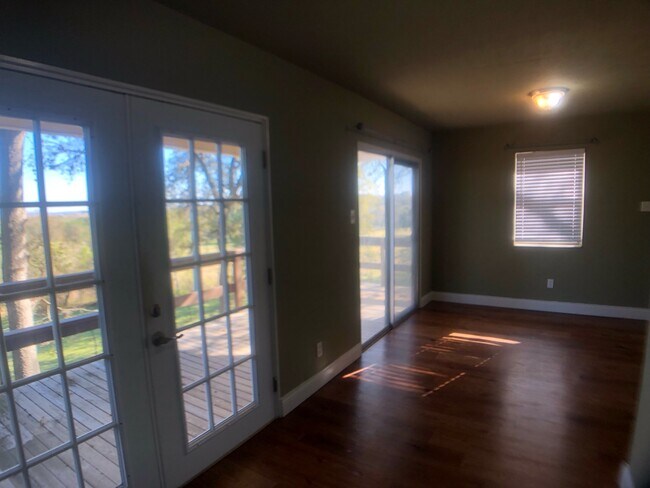 Building Photo - 4553 Seawillow Rd