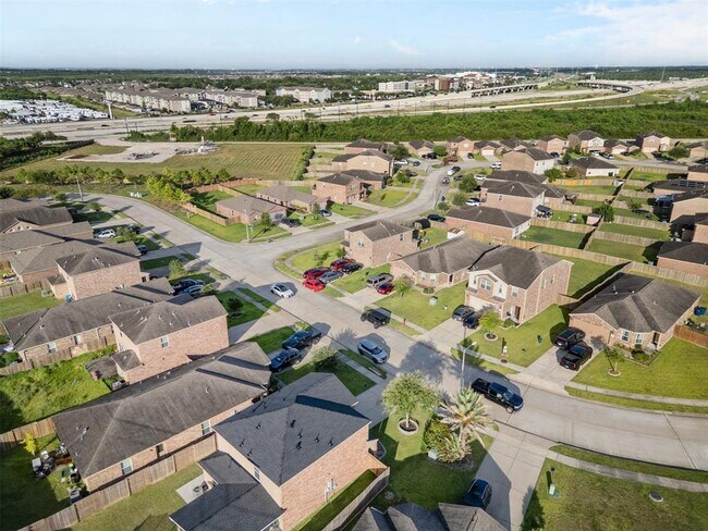 Building Photo - 2913 Seacrest Ln