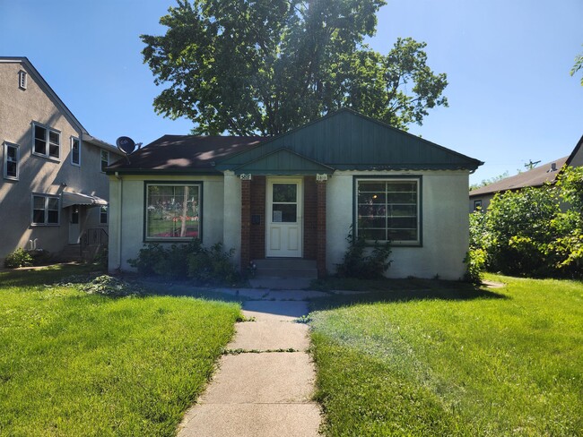 Primary Photo - 5819 Blaisdell Ave