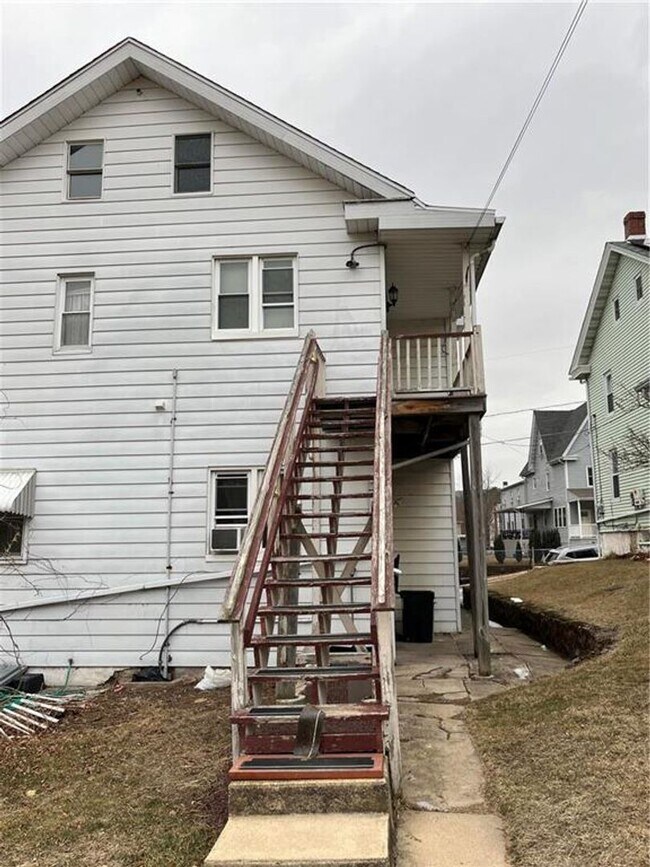 Building Photo - 316 North St