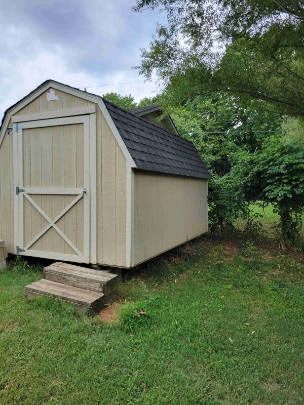 Building Photo - 213 Bumpus Mill Rd