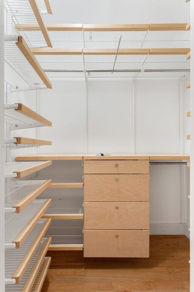 Building Photo - 4724 Orduna Dr