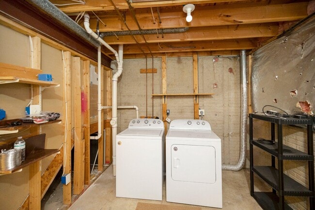 Building Photo - 9705 Becker Ct