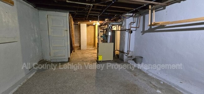 Building Photo - 1922 Glendale Ave