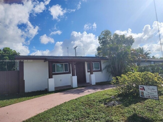 Building Photo - 845 NW 199th St