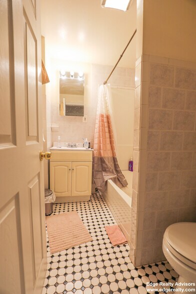 Building Photo - 66 Egmont St