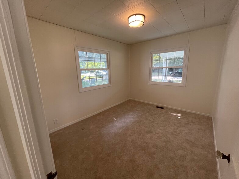 Bedroom - 334 Chase Rd