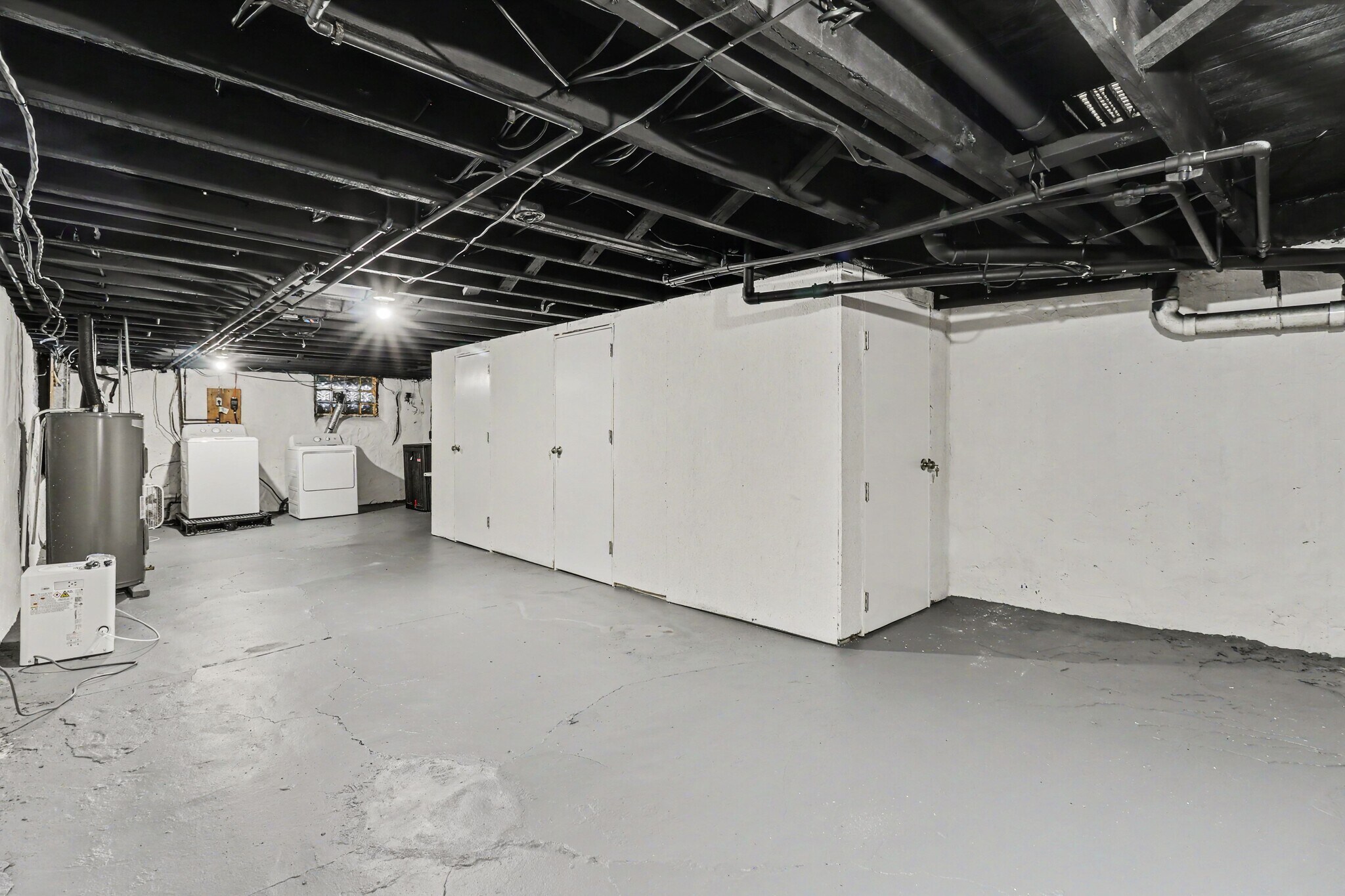 Building Photo - 2156 W Clifton Ave