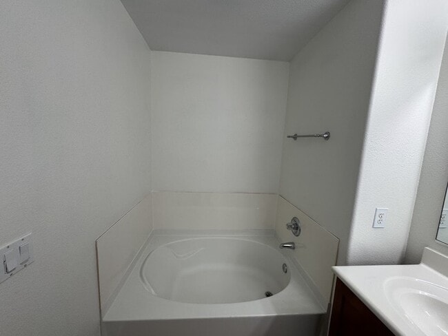 Building Photo - Queen Creek 3br House