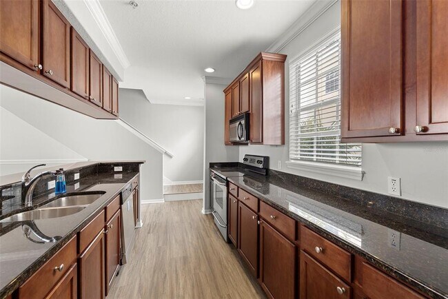 Building Photo - 509 S Matanzas Ave