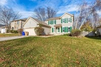 Building Photo - Updated Kenosha 3 Bedroom 2.5 Bath