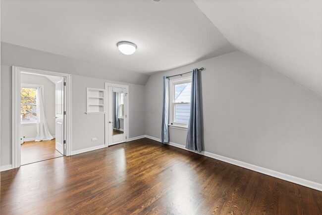 Building Photo - 2852 Scott St