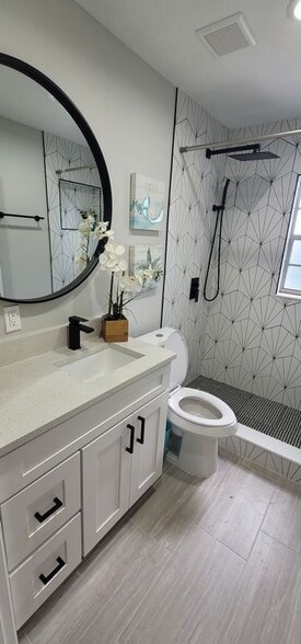 Building Photo - 694 Douglas Ave