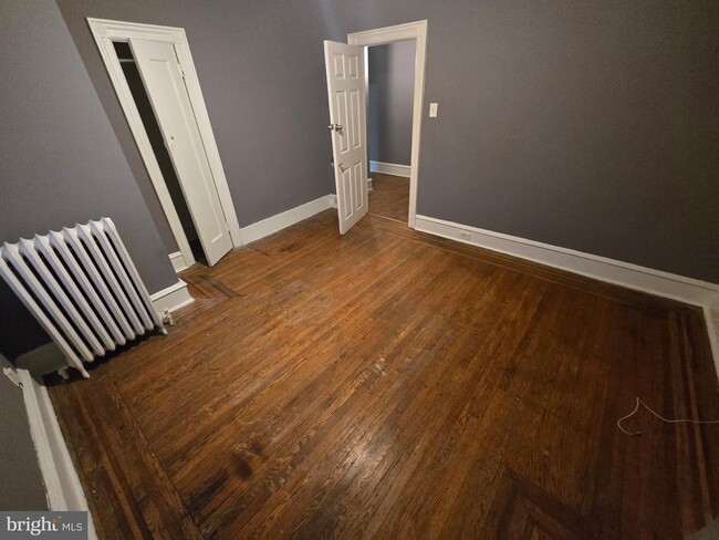 Building Photo - 5044 N Sydenham St