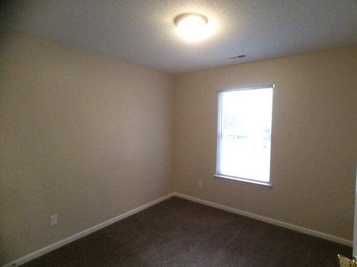 Building Photo - 4710 Biesterfield Dr