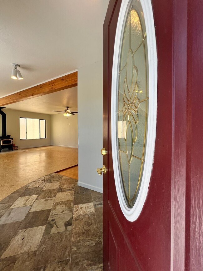 Building Photo - Vineyard-View Retreat with Bonus Room & Exceptional Outdoor Living