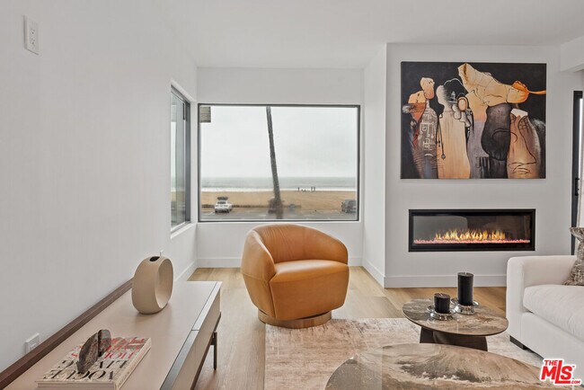 Building Photo - 3305 Ocean Front Walk