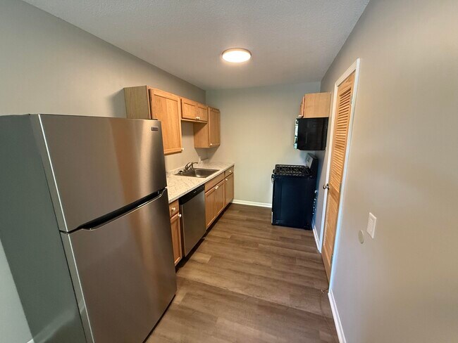 Building Photo - 213 N Ann St