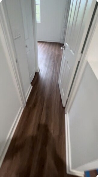 Building Photo - 1060 Crystal Way