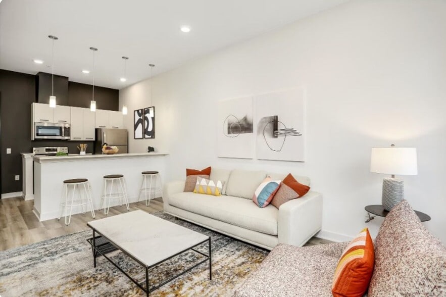 Interior Photo - The Roy