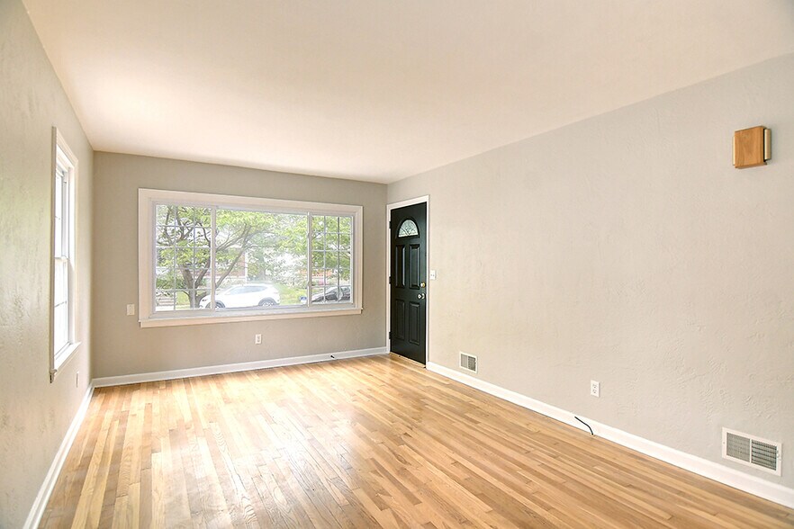 Building Photo - 2212 Fauver Ave