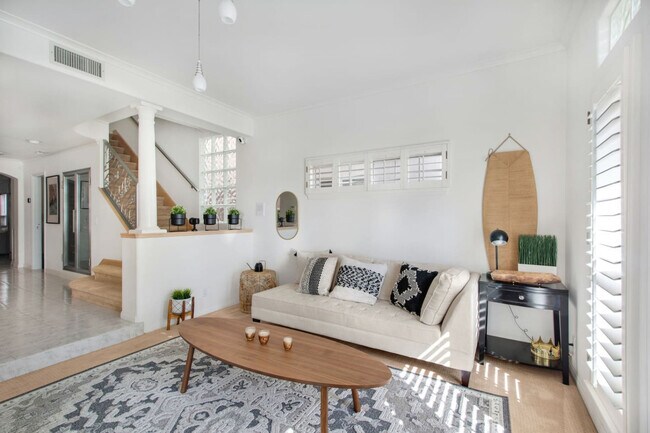 Building Photo - 603 10th St