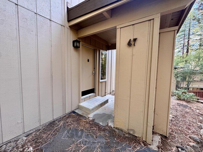 Building Photo - 3 Bedroom!  Dog Friendly!