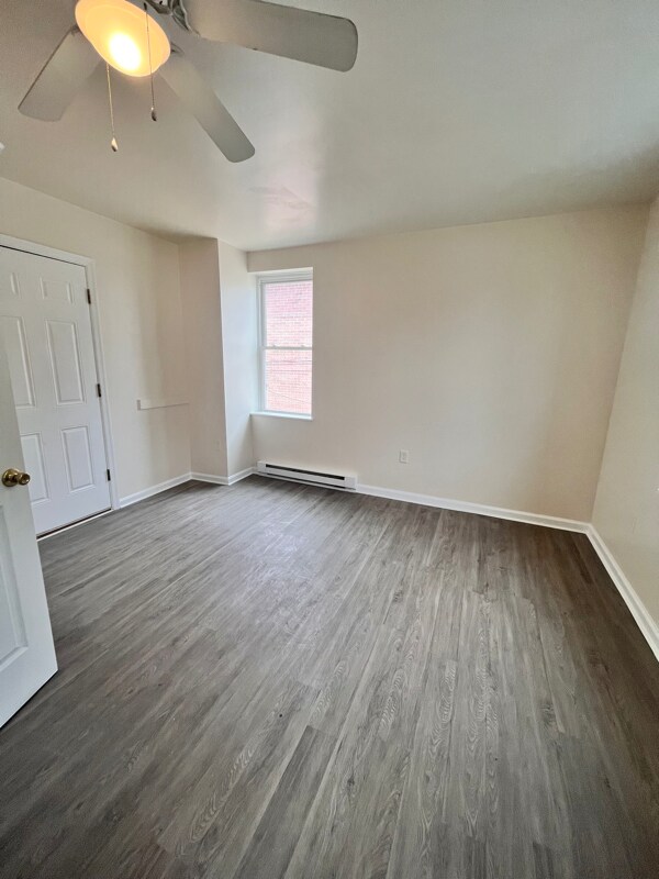 Building Photo - 213 W Court St