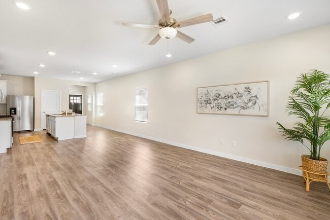 Building Photo - 5811 Blue Grama Dr