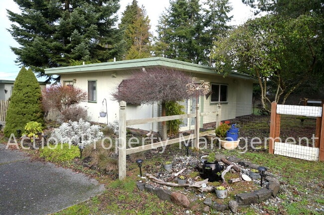Building Photo - Furnished cabin on 3 acres, in Sequim